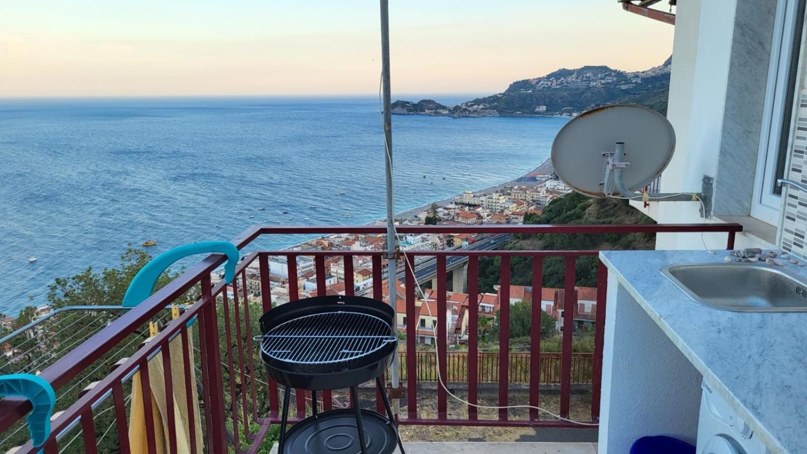 Ferienwohnung Casa Vacanze Luna Letojanni Exterior foto